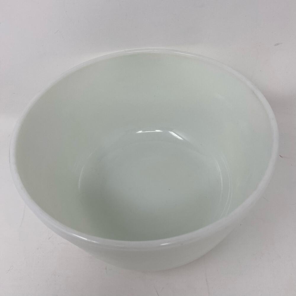 Pyrex white glass ribbed mixing bowl vintage #31 - Picture 7 of 8